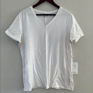2x Amazon Essentials White and Black V-Neck Tees